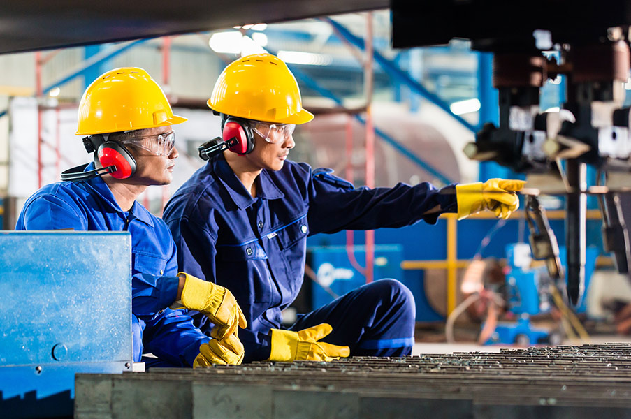 8 Essential Manufacturing Safety Tips